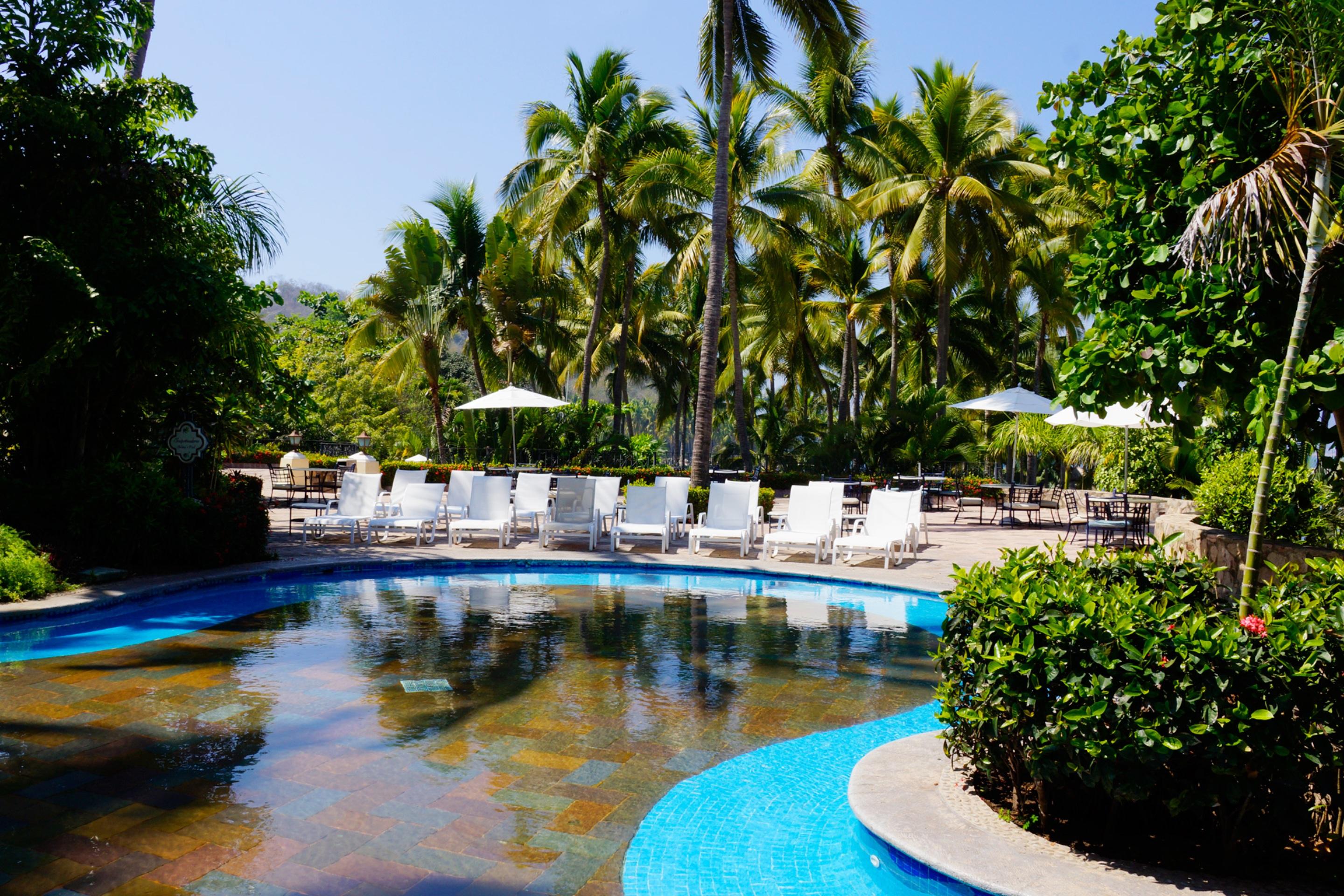 Grand Isla Navidad Golf & Spa Resort With Marina Барра-де-Навідад Екстер'єр фото The swimming pool at the resort