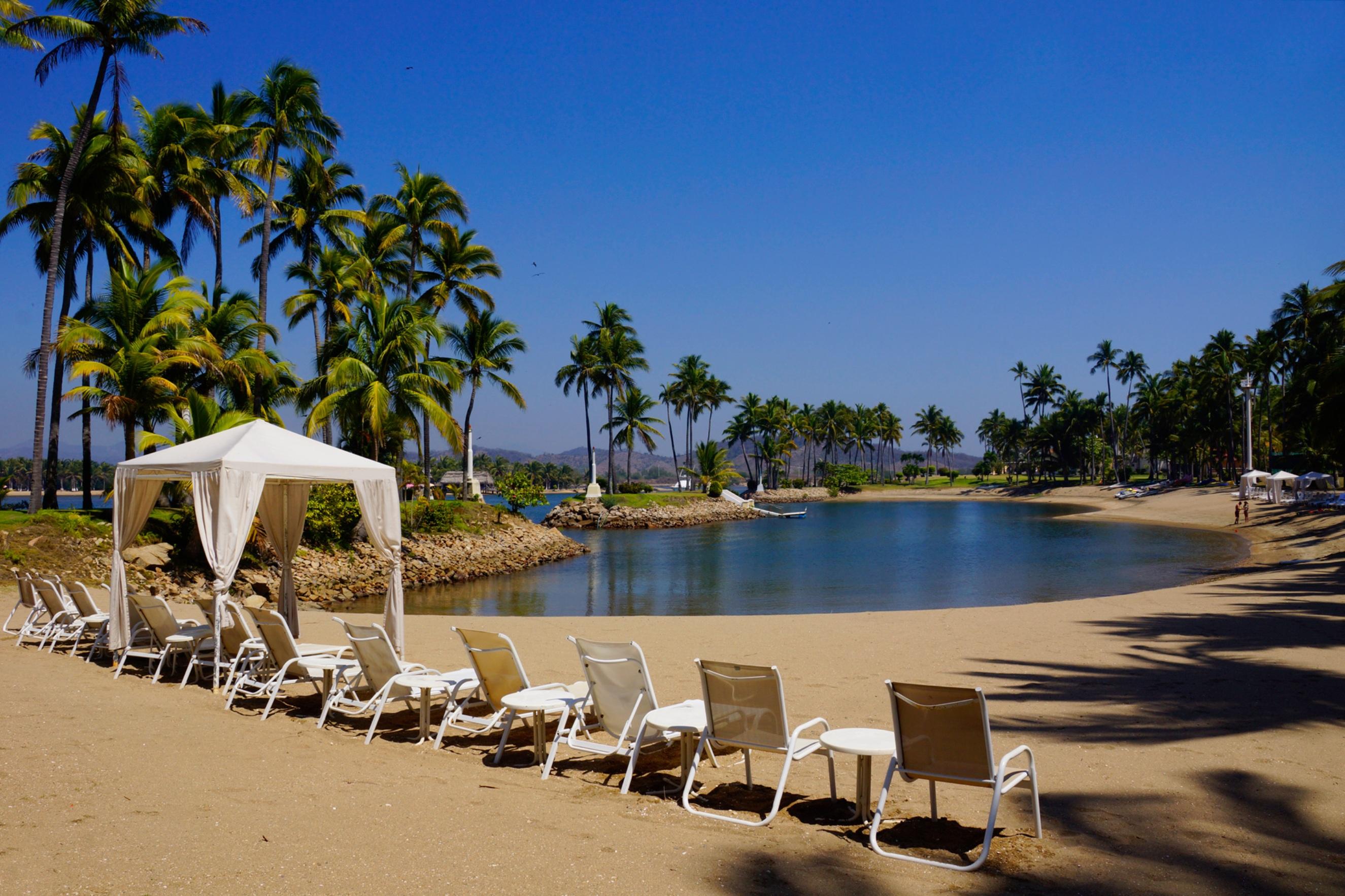 Grand Isla Navidad Golf & Spa Resort With Marina Барра-де-Навідад Екстер'єр фото The Lagoon at the Sheraton Resort