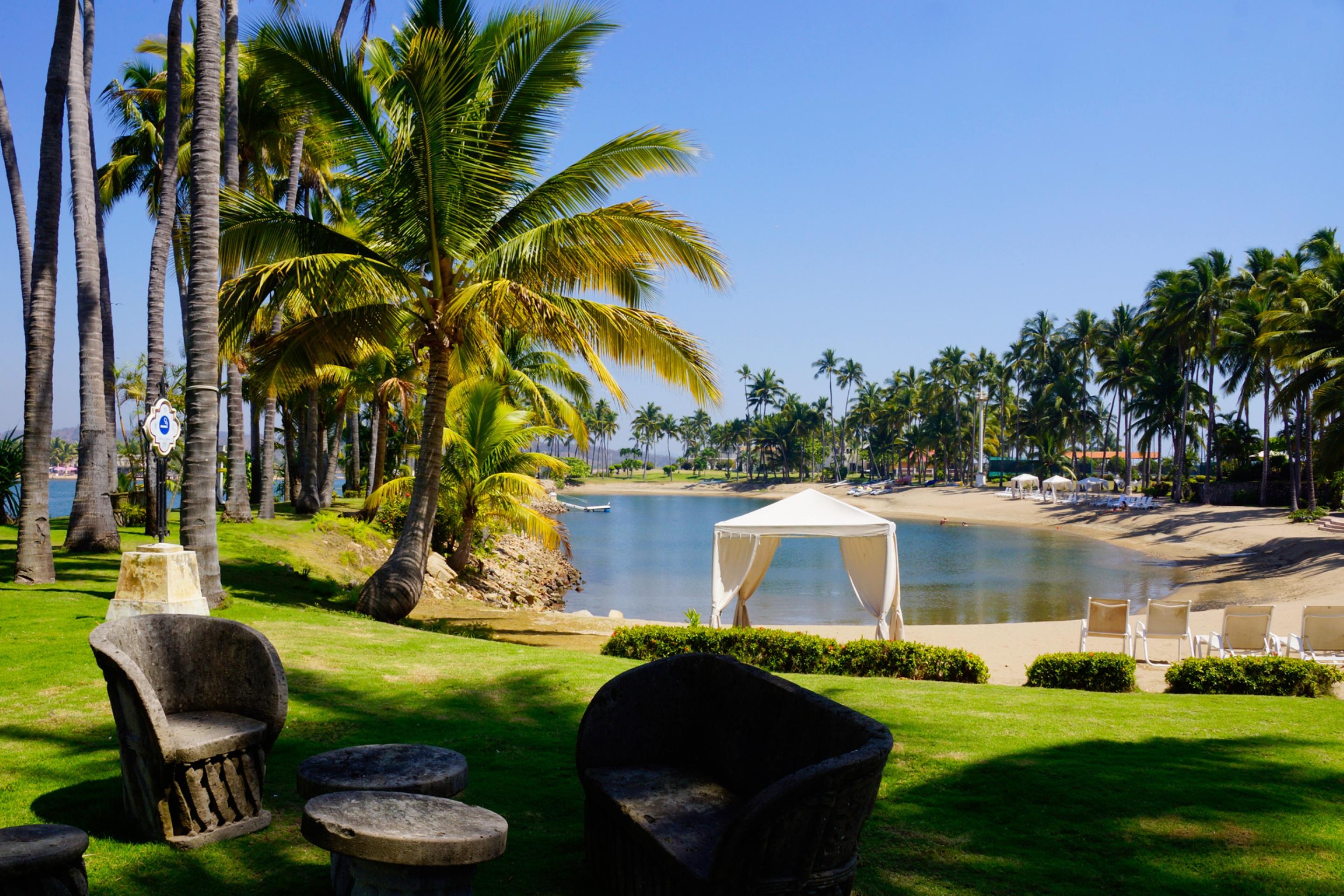 Grand Isla Navidad Golf & Spa Resort With Marina Барра-де-Навідад Екстер'єр фото View of the beach at the Sheraton Kona Resort